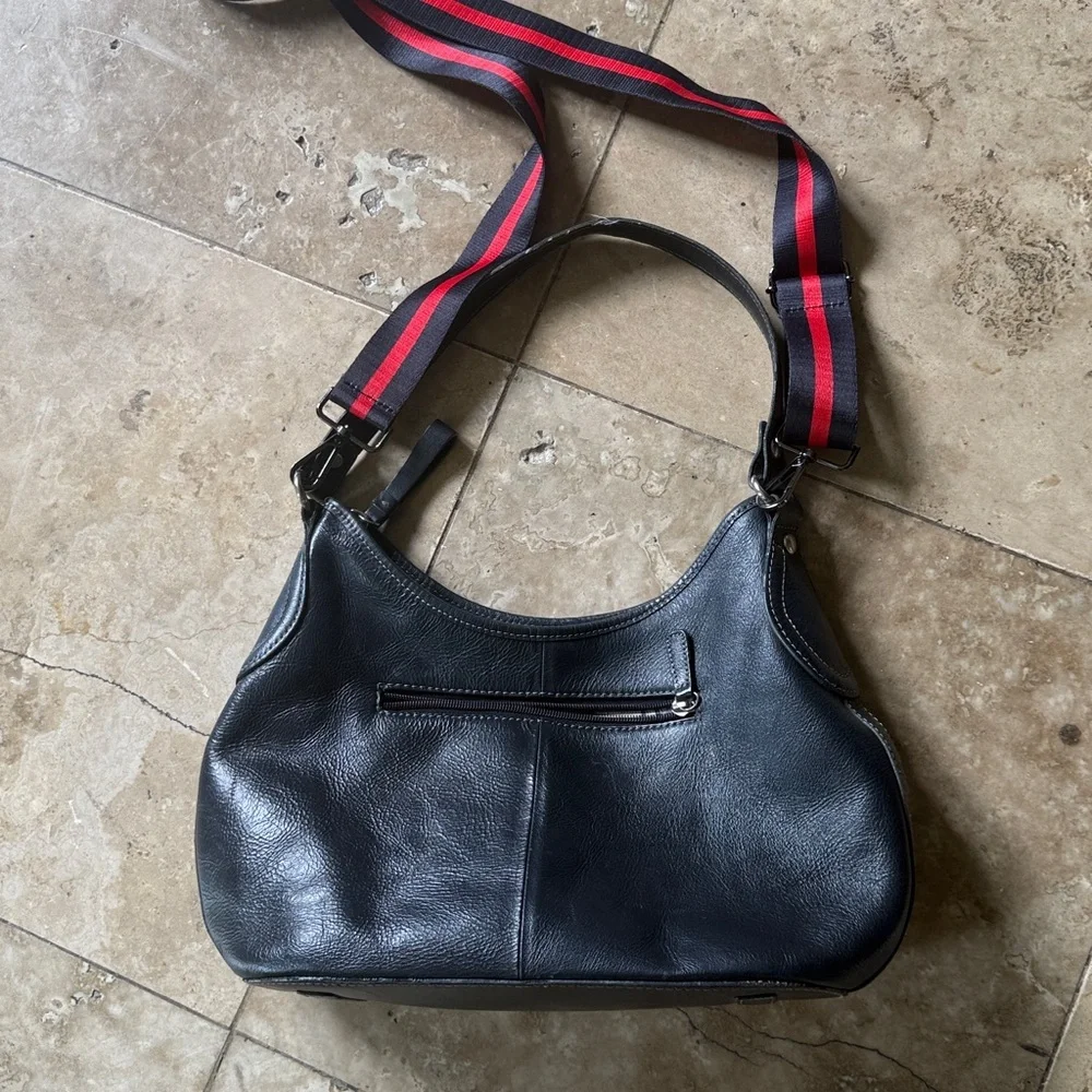 ETIENNE AIGNER ladies, black, leather handbag, preowned good condition clean